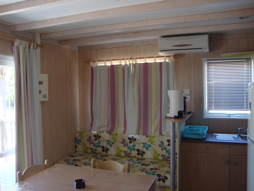 Camping Residence Chalet La Pomposa Terrazzoni Bonifacio  Room photo